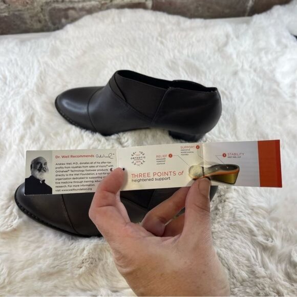 NWT Vionic '326 Point' Light Brown Pointed Toe Ankle Bootie Sz 6 - Picture 8 of 9